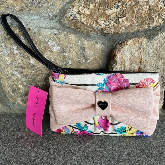 Betsey Johnson Handbags - NWT Betsy Johnson floral wristlet with bow